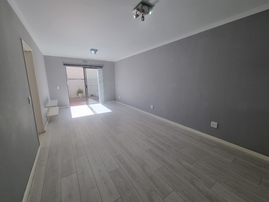 1 Bedroom Property for Sale in Royal Ascot Western Cape